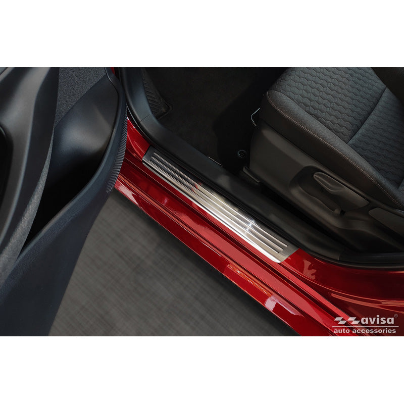 Avisa, Instegsskydd, Rostfritt stål, Passar till Toyota Yaris 2020- inkl. facelift, 'Lines' – 4 delar
