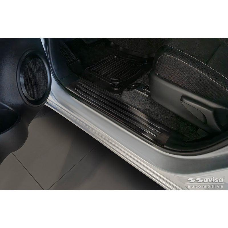 Avisa, kynnysuoja, musta ruostumaton teräs 'Lines', 4 kpl, sopii Toyota Hilux VIII Facelift (2020-)