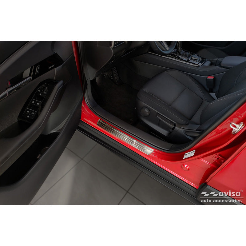 Avisa, kynnysuojat, ruostumaton teräs, sopii Mazda CX-30 2019- - 'Lines' - 4 osaa