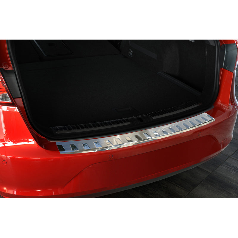 Avisa, takapuskurin suoja, ruostumatonta terästä, sopii Seat Leon 5F ST 2013-2020 'Ribs'