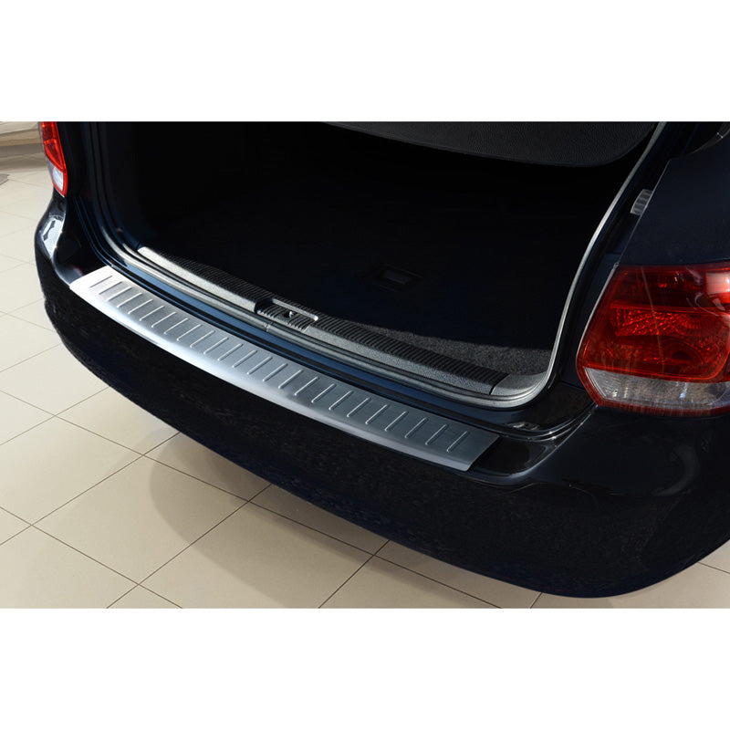 Avisa, takapuskurin suoja, ruostumatonta terästä, sopii Volkswagen Golf V/VI Variant 2003-2012 'Ribs'