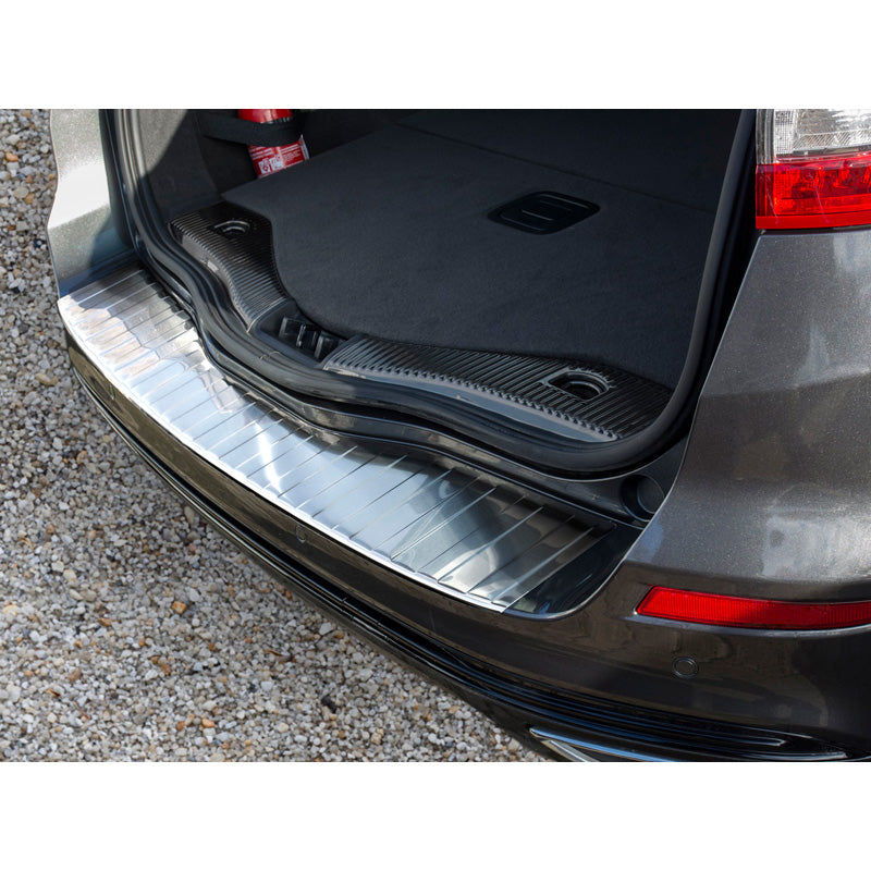 Avisa, takapuskurin suoja, ruostumatonta terästä, sopii Ford Mondeo V Wagon 2014- & Facelift 2019- 'Ribs'
