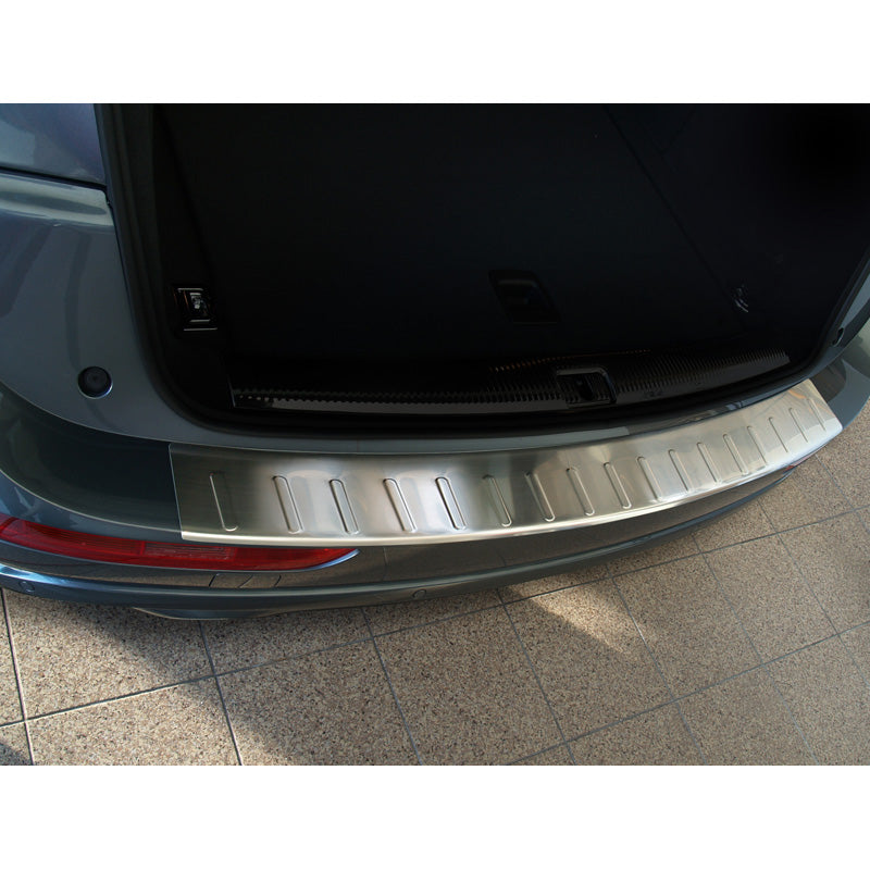 Avisa, takapuskurin suoja, ruostumaton teräs, sopii Audi Q5 2008-2012 & 2012- 'Ribs'