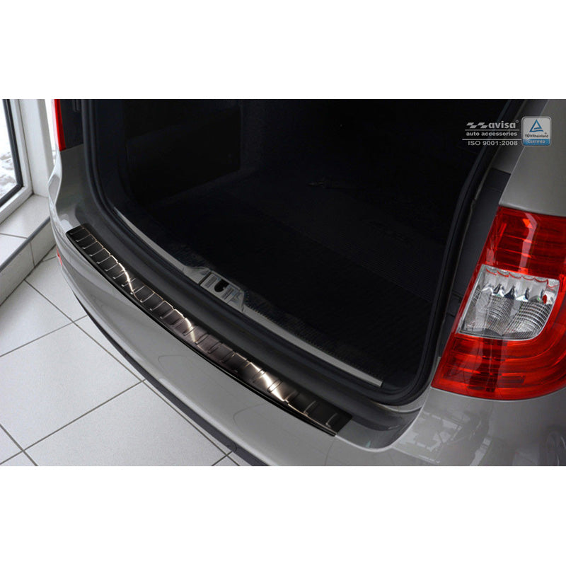 Avisa, takapuskurin suoja, musta, ruostumatonta terästä, sopii Skoda Superb farmari 2013-2015 'Ribs'