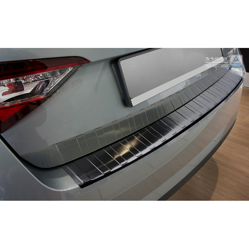Avisa, takapuskurin suoja, musta, ruostumatonta terästä, sopii Skoda Superb 3V Liftback 2015- 'Ribs'
