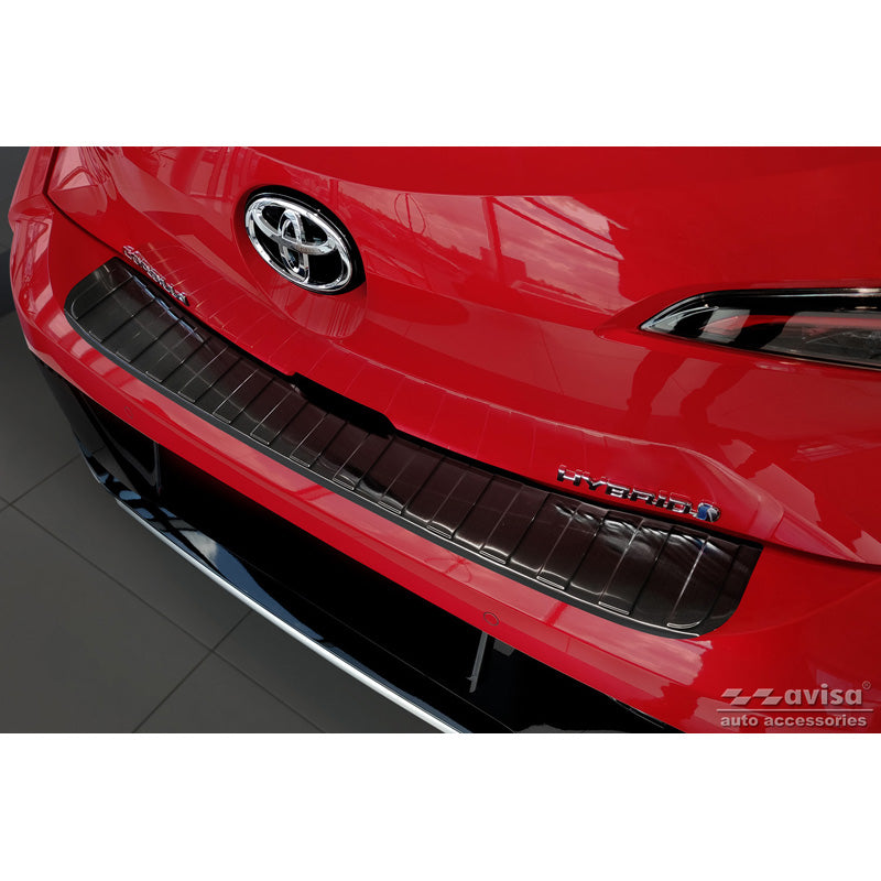 Avisa, takapuskurin suoja, musta, ruostumaton teräs, sopii Toyota Corolla XII HB 2019- (sis. GR-Sport) 'Ribs'