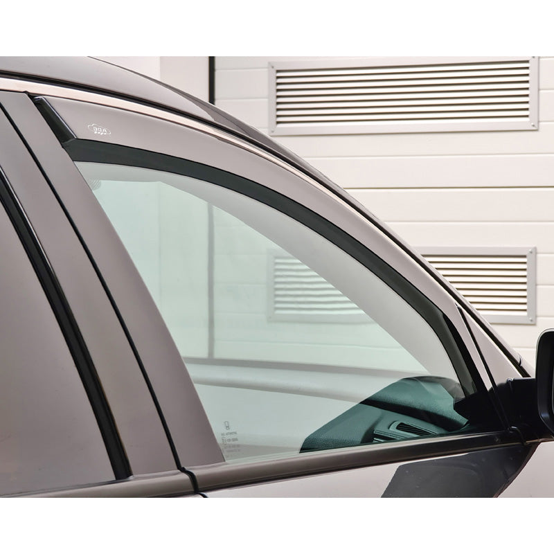 DGA, Vindafvisere, Røgfarvet, 2 stk., passer til Fiat Grande Panda (328) (2025-)