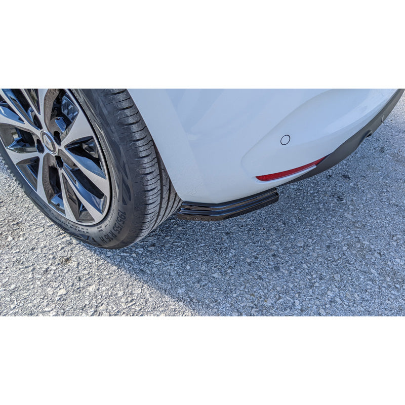 Motordrome, takapuskurin helmat (kulmat), sopii Renault Clio V 5-ovinen 2019- (ABS)