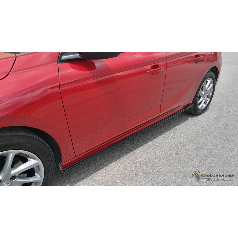 Motordrome, sivukynnykset, sopii Opel Corsa F 2019- (ABS)