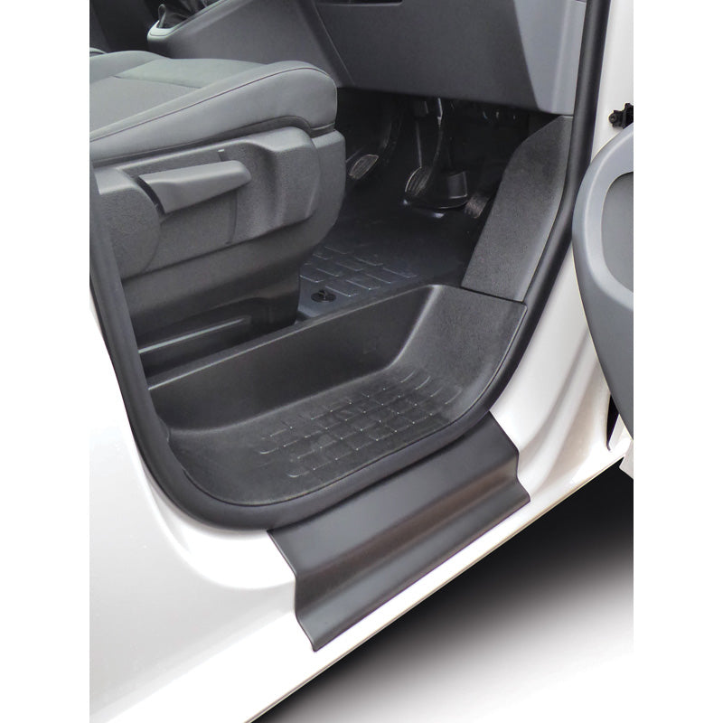RGM, tröskelskydd, passar till Citroën Jumpy (Dispatch) & Spacetourer / Peugeot Expert & Traveller / Toyota Proace 9/2016- & Opel Vivaro / Zafira Life 2019- & Fiat Scudo 2022- Svart