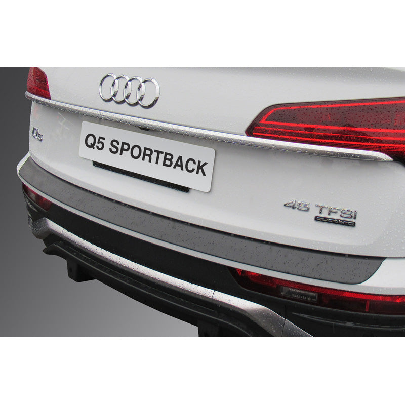 RGM, takapuskurin suoja, ABS-muovia, sopii Audi Q5 Sportback 2020- musta