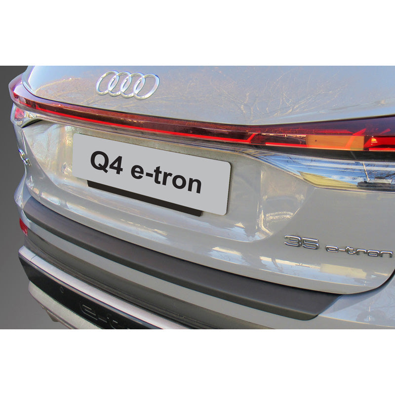 RGM, takapuskurin suoja, ABS-muovia, sopii Audi Q4 e-tron (F4B) & Q4 e-tron Sportback (F4N) 2020- musta