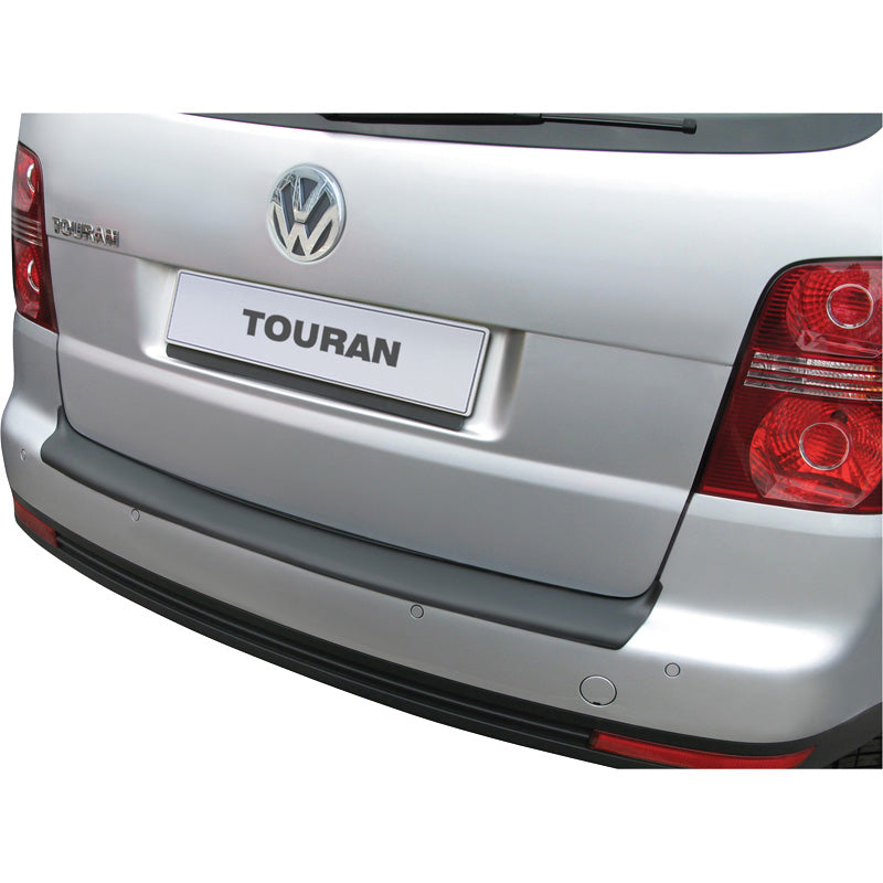 RGM, takapuskurin suoja, ABS-muovia, sopii Volkswagen Touran 2003-2010 Musta