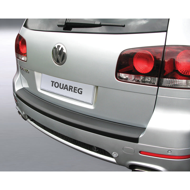 RGM, takapuskurin suoja, ABS-muovia, sopii Volkswagen Touareg -2010 musta