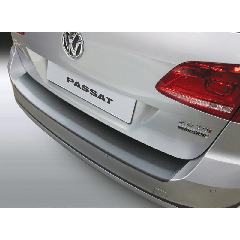 RGM, takapuskurin suoja, ABS-muovia, sopii Volkswagen Passat 3C Variant Alltrack 2011-2014 Musta
