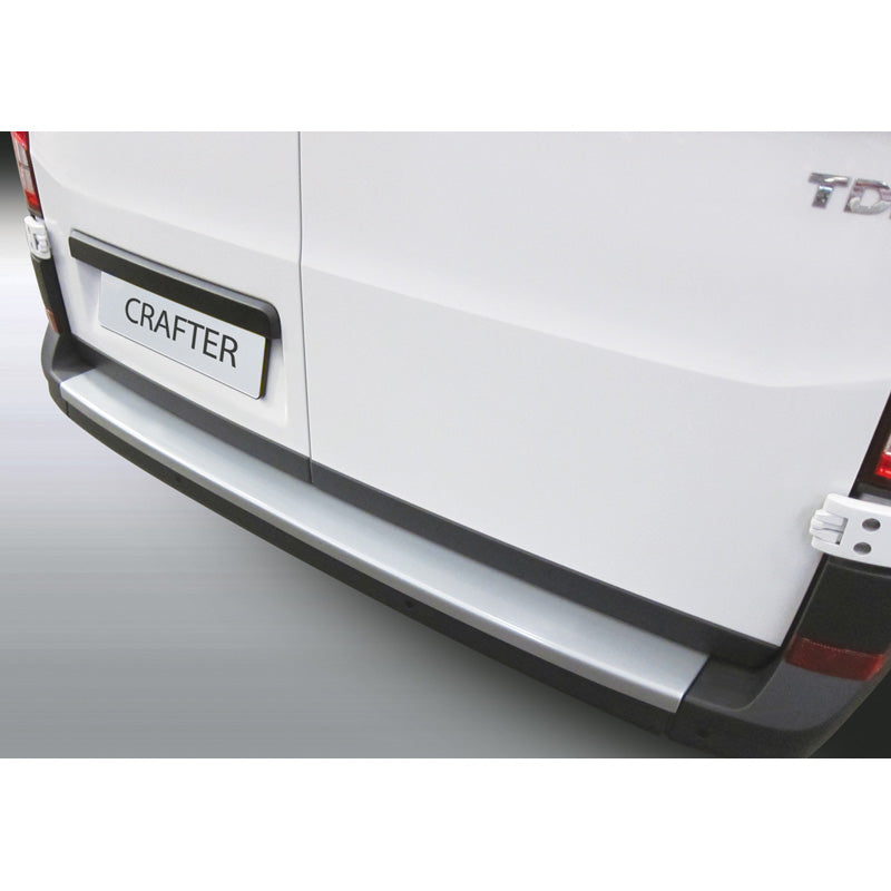 RGM, takapuskurin suoja, ABS-muovi, sopii Volkswagen Crafter 2017- & MAN TGE 2017- hopea