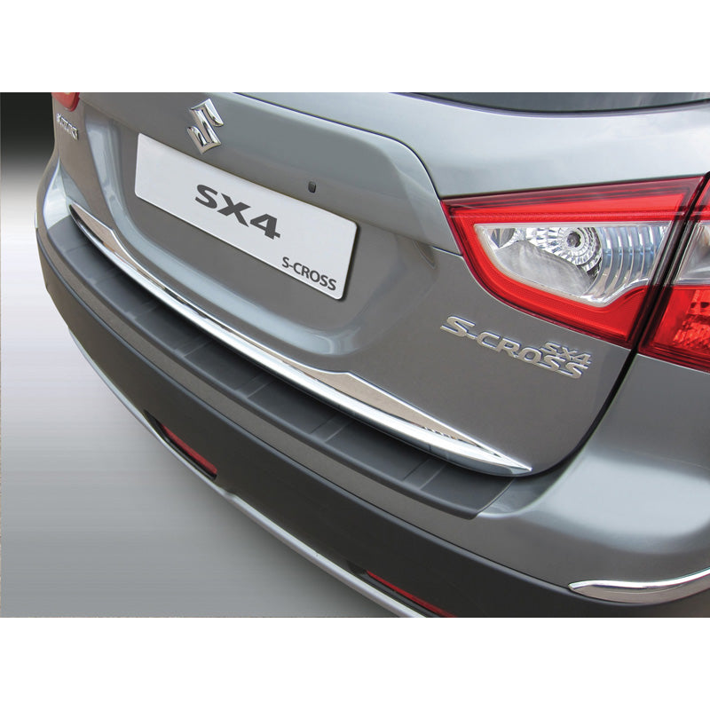 RGM, takapuskurin suoja, ABS-muovia, sopii Suzuki SX4 S-Cross 10/2013- 'uritettu' Musta
