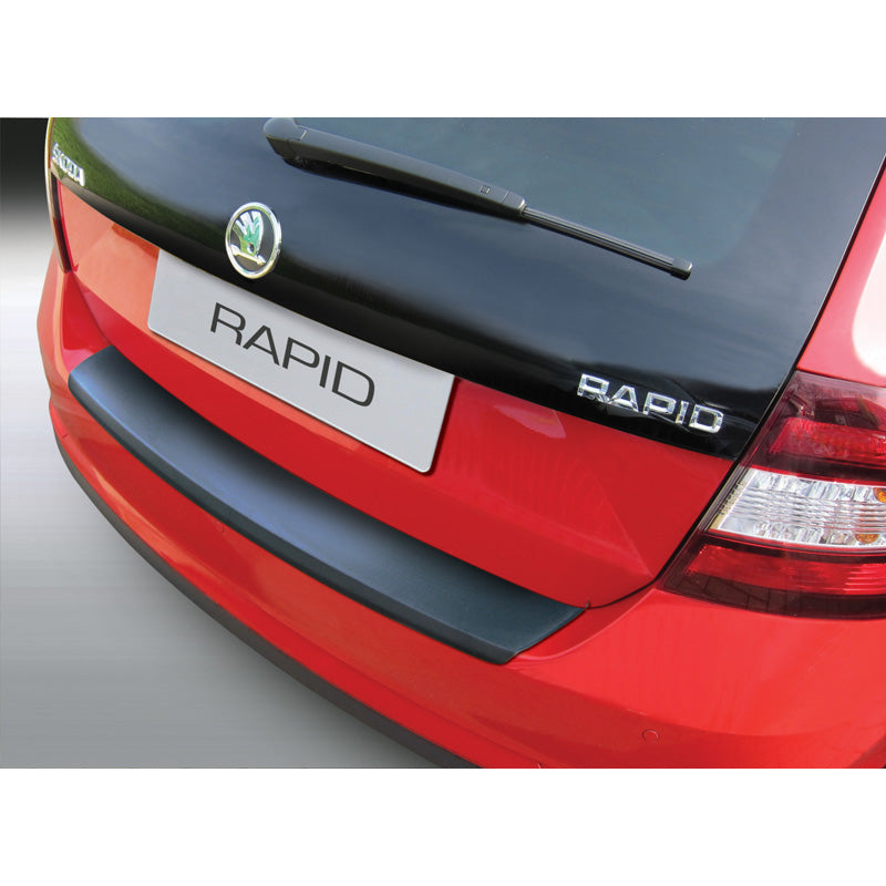 RGM, takapuskurin suoja, ABS-muovia, sopii Skoda Rapid Spaceback 2013-2019 Musta