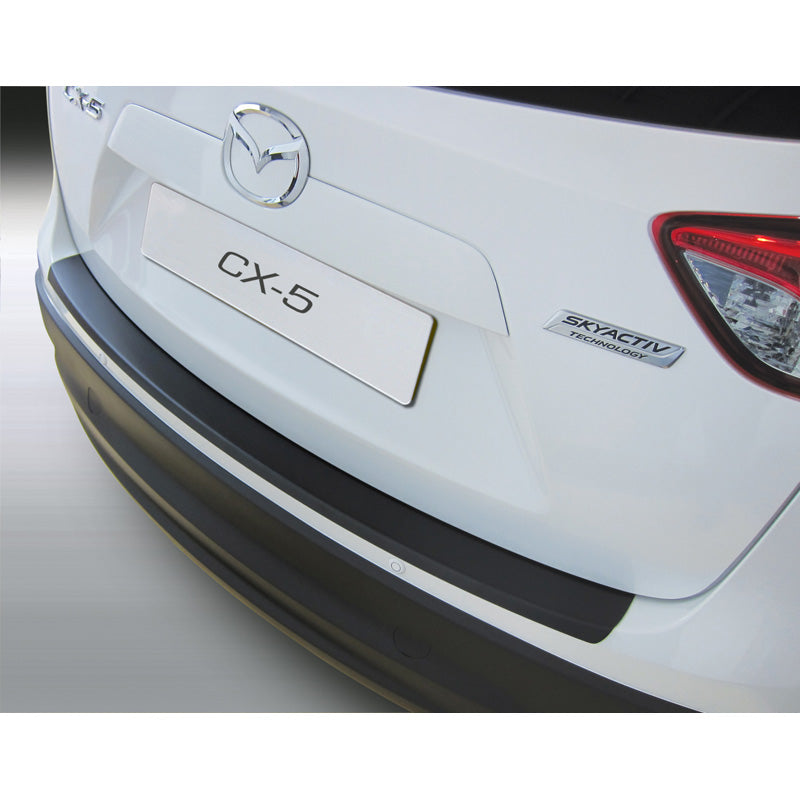 RGM, takapuskurin suoja, ABS-muovi, sopii Mazda CX5 4/2012-4/2017 Musta