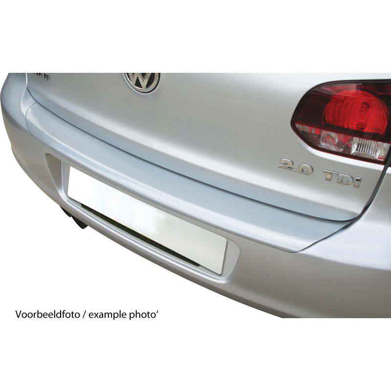 RGM, takapuskurin suoja, ABS-muovi, sopii Porsche Macan 4/2014- hopea