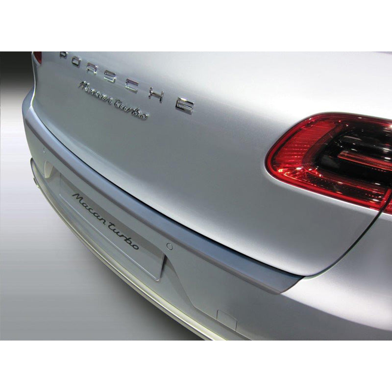 RGM, takapuskurin suoja, ABS-muovi, sopii Porsche Macan 4/2014- musta