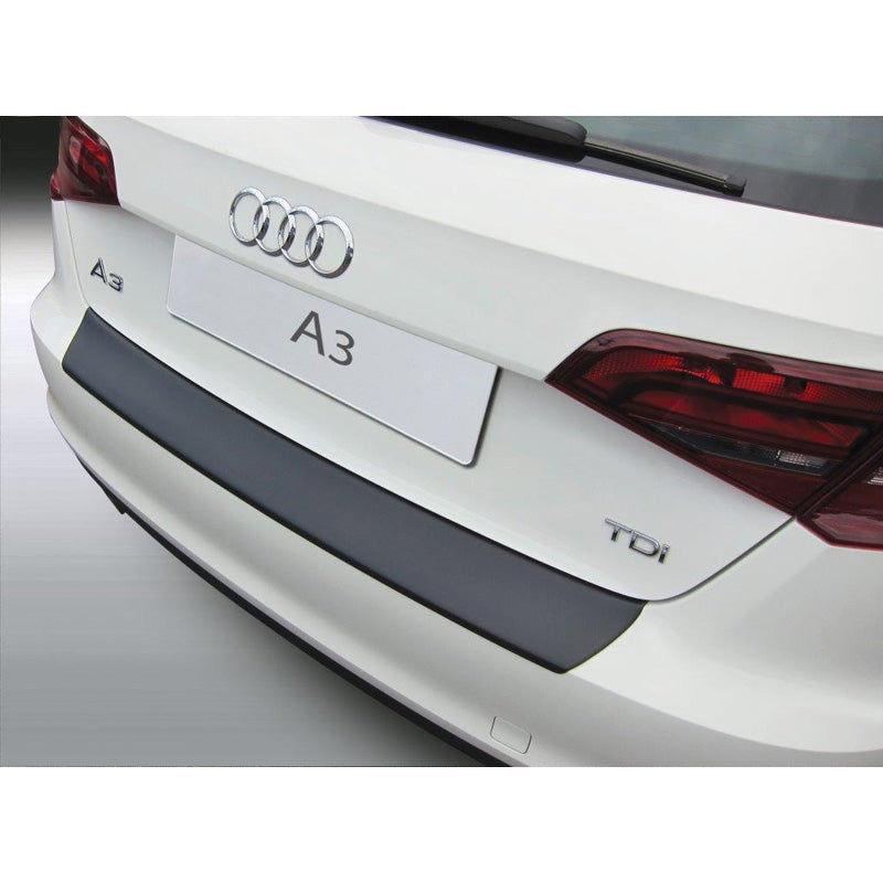 RGM, takapuskurin suoja, ABS-muovia, sopii Audi A3 8V Sportback 6/2012-4/2016 musta