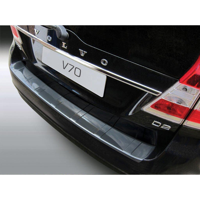 RGM, takapuskurin suoja, ABS-muovi, sopii Volvo V70 2013-2016 (poislukien XC70) 'Ribbed' hiilikuituilme