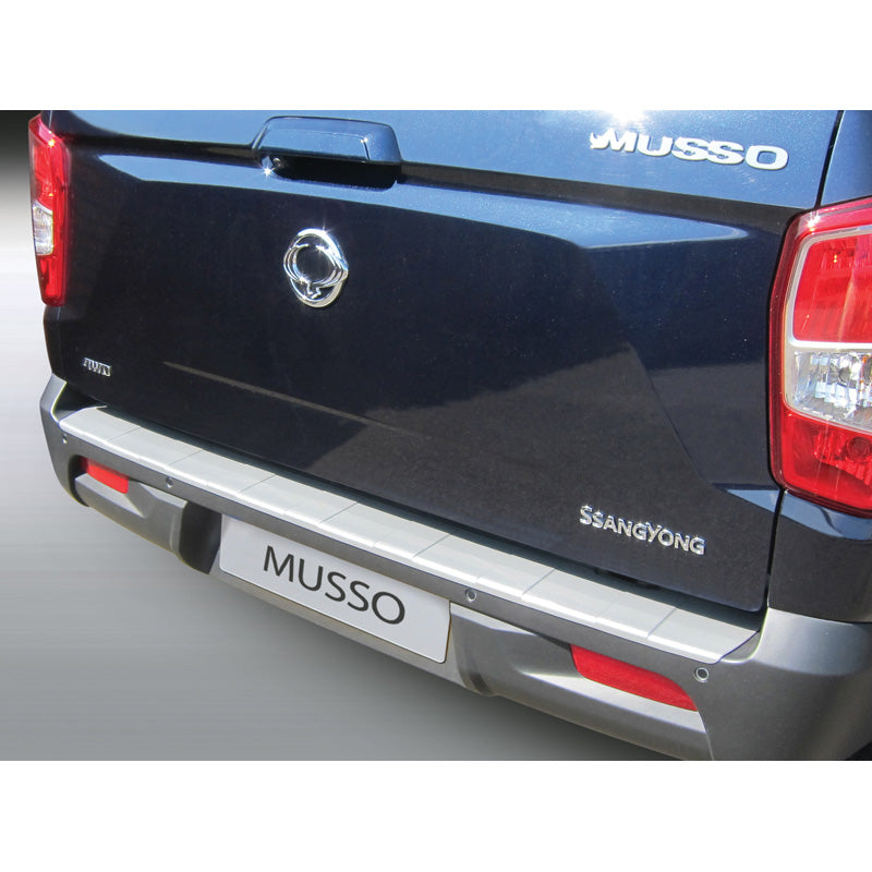 RGM, takapuskurin suoja, ABS-muovia, sopii Ssang Yong Musso 2018- 'uurteet'