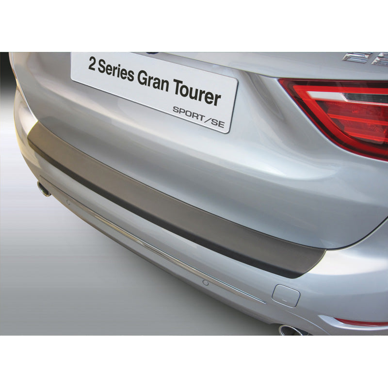 RGM, takapuskurin suoja, ABS-muovia, sopii BMW 2-Series F46 Gran Tourer SE/Sport/Luxury 6/2015- musta