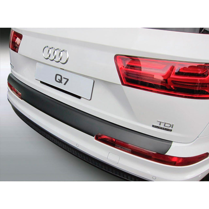 RGM, takapuskurin suojus, ABS-muovi, sopii Audi Q7 & SQ7 6/2015- Black