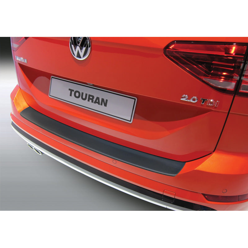 RGM, takapuskurin suoja, ABS-muovia, sopii Volkswagen Touran 9/2015- musta