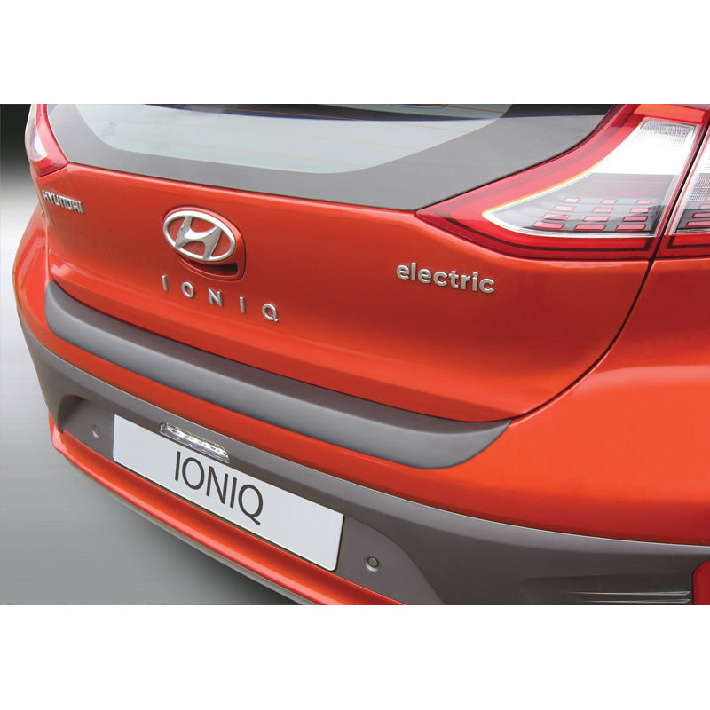 RGM, takapuskurin suoja, ABS-muovia, sopii Hyundai Ioniq Hybrid 10/2016- Musta