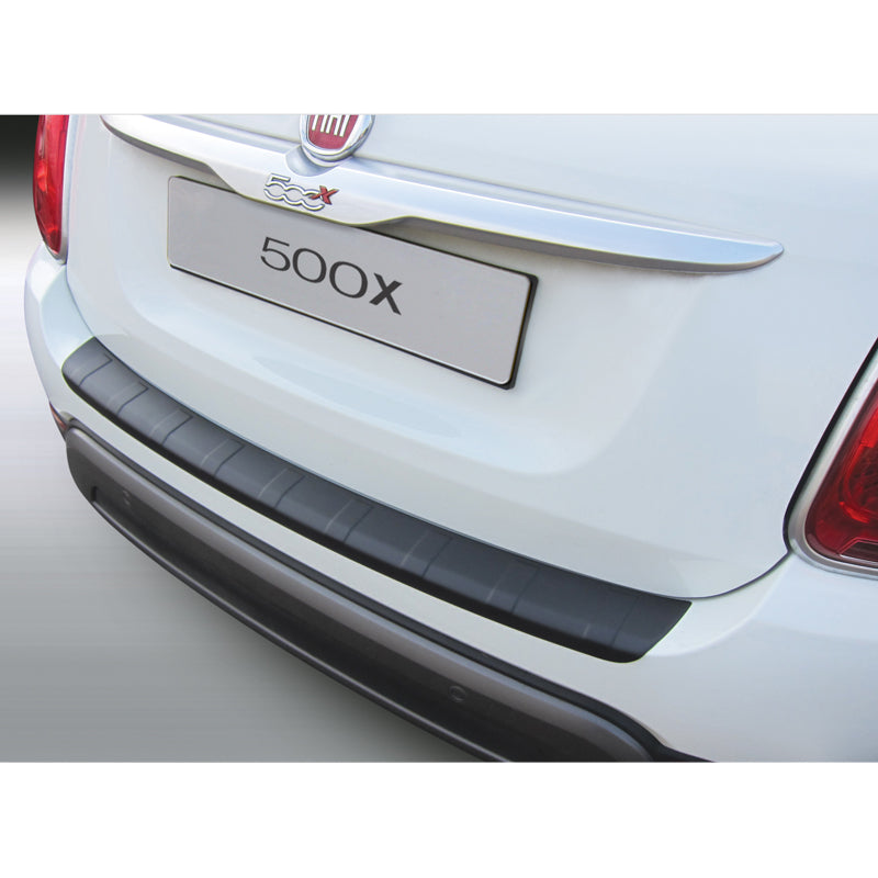 RGM, takapuskurisuoja, ABS-muovia, sopii Fiat 500X 2/2015- musta 'uurrettu'