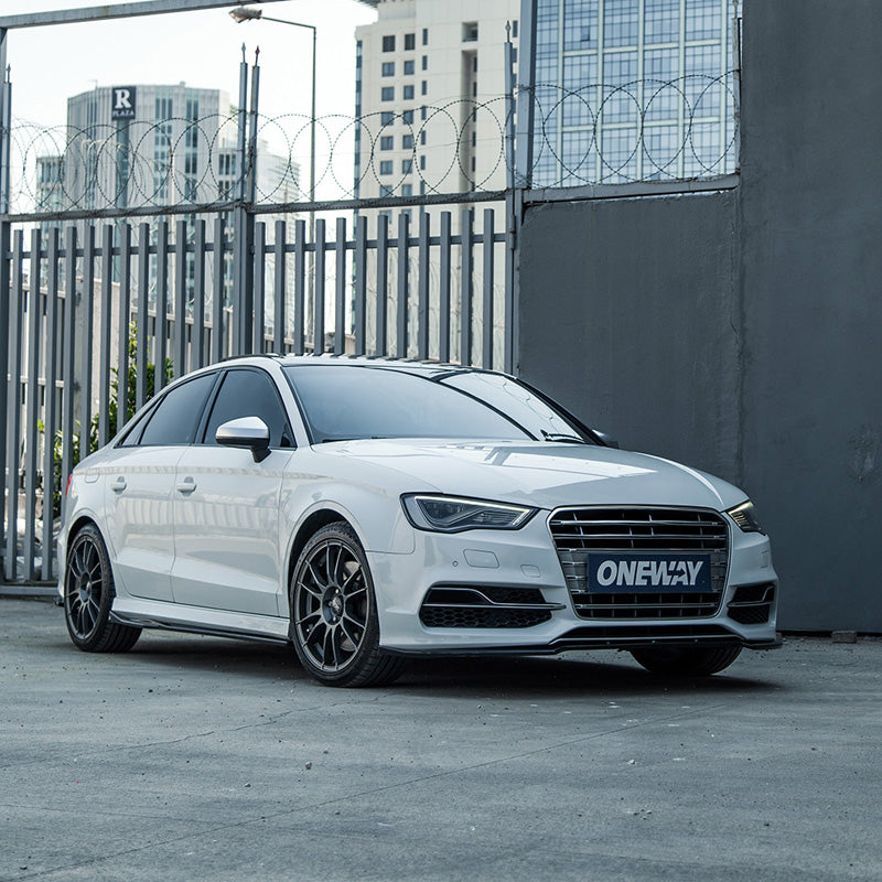 OneWay, Täydellinen korisarja, kiiltävän musta, sopii Audi S3 8V Sedan (2013-2016)
