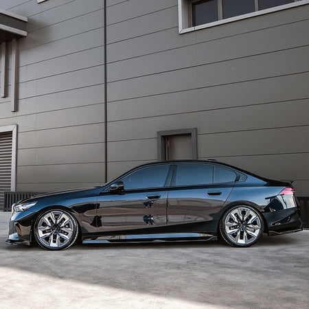 OneWay, Komplet bodykit, Gloss sort, passer til BMW 5-Serie G60 Sedan M-Pack (2023- inkl. i5)
