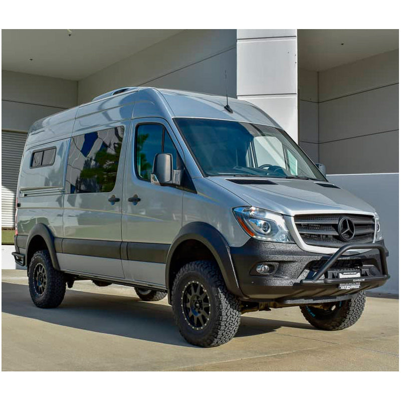 OneWay, lokasuojan levennyslevyjen sarja, mattamusta, sopii Mercedes Sprinter W906 Facelift (2014-2018), 4 osaa