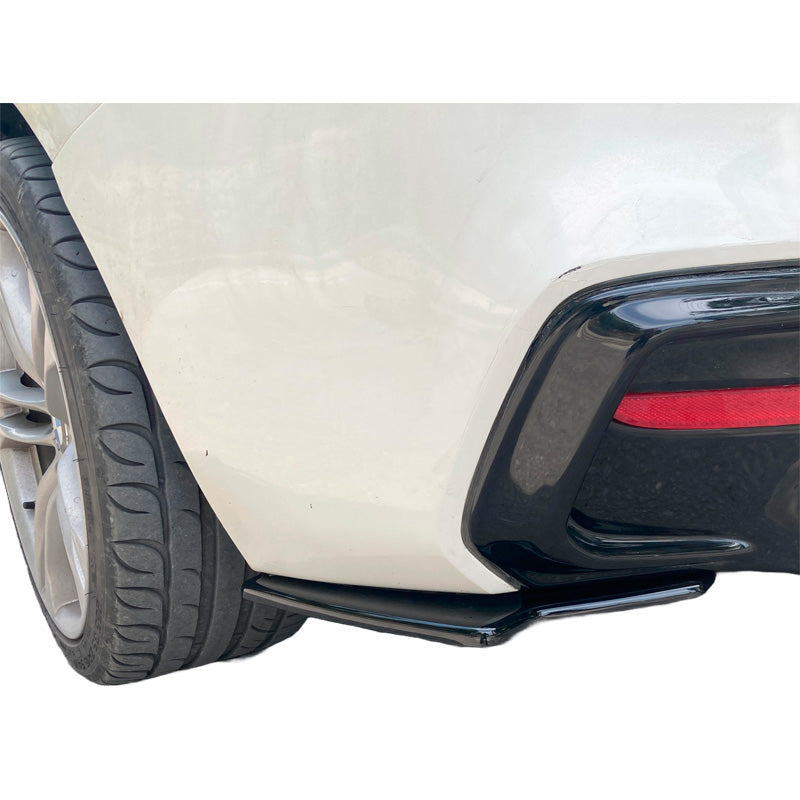 OneWay, takapuskurin splitterit, kiiltävänmusta, sopii BMW 1-Serie F20/F21 M-Power Facelift 2015-2019