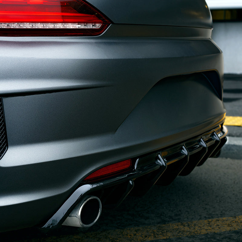 OneWay, Takalippa, Kiiltävä musta, sopii Volkswagen Scirocco R Facelift (2014-2017)