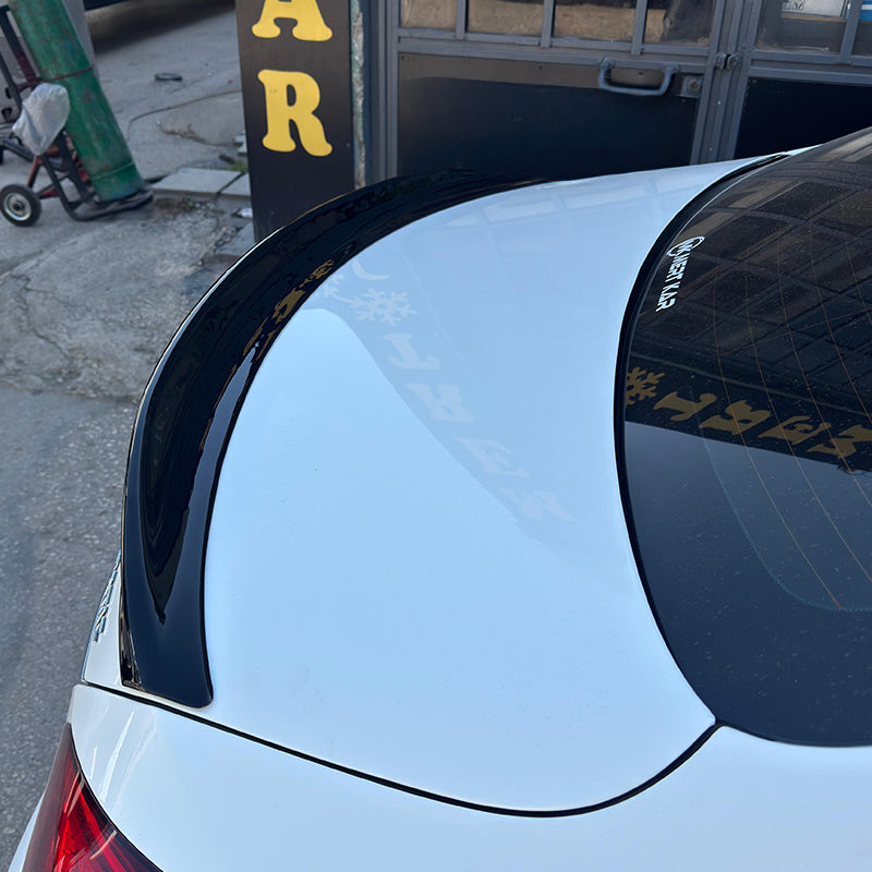 OneWay, takaspoileri, kiiltävänmusta, sopii Mercedes C-Class (W205) Sedan (2014-2021) inkl. AMG