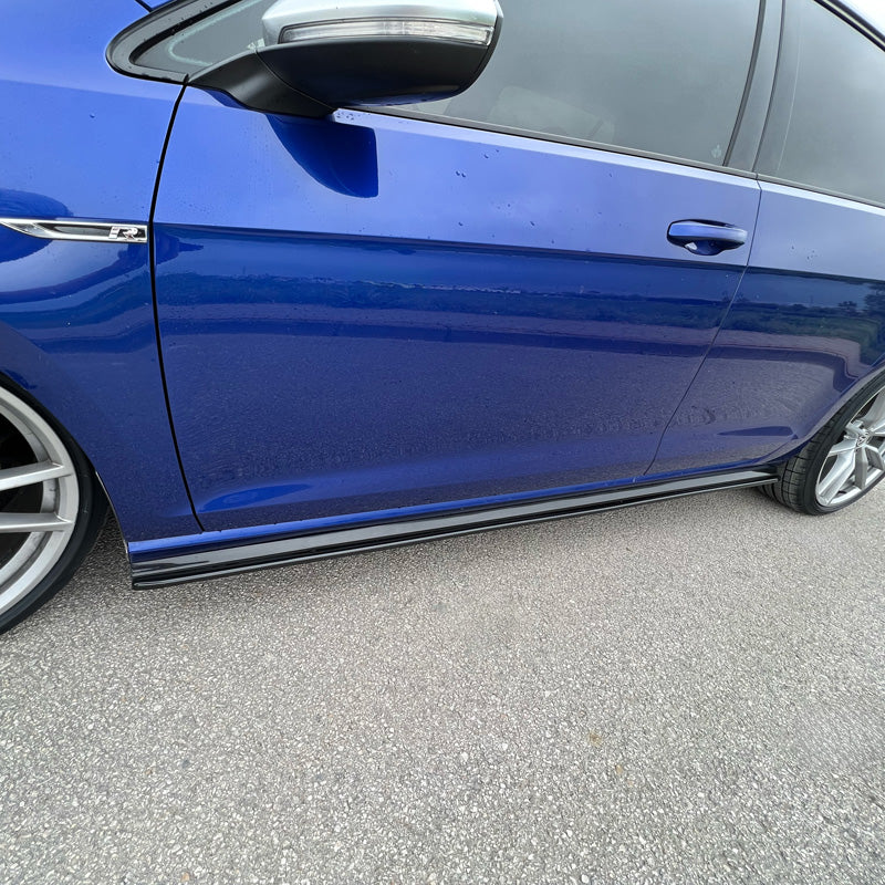 OneWay, Sidokjolar, glanssvart, passar till Volkswagen Golf VII (7.5) HB/Variant R 2017-2020, 2-delat set