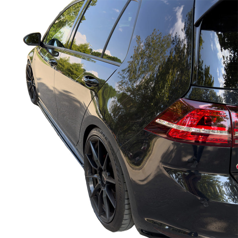 OneWay, sivuhelmat, kiiltävä musta, sopii Volkswagen Golf VII HB/Variant GTi/GTD (2013-2016) - 2 osaa