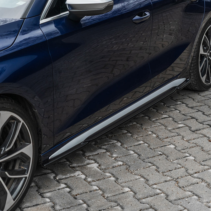 OneWay, sivuhelmat, kiiltävä musta, sopii Audi A3 8Y S-Line/S3 Sedan/Sportback 2020-2024, 2-osainen setti