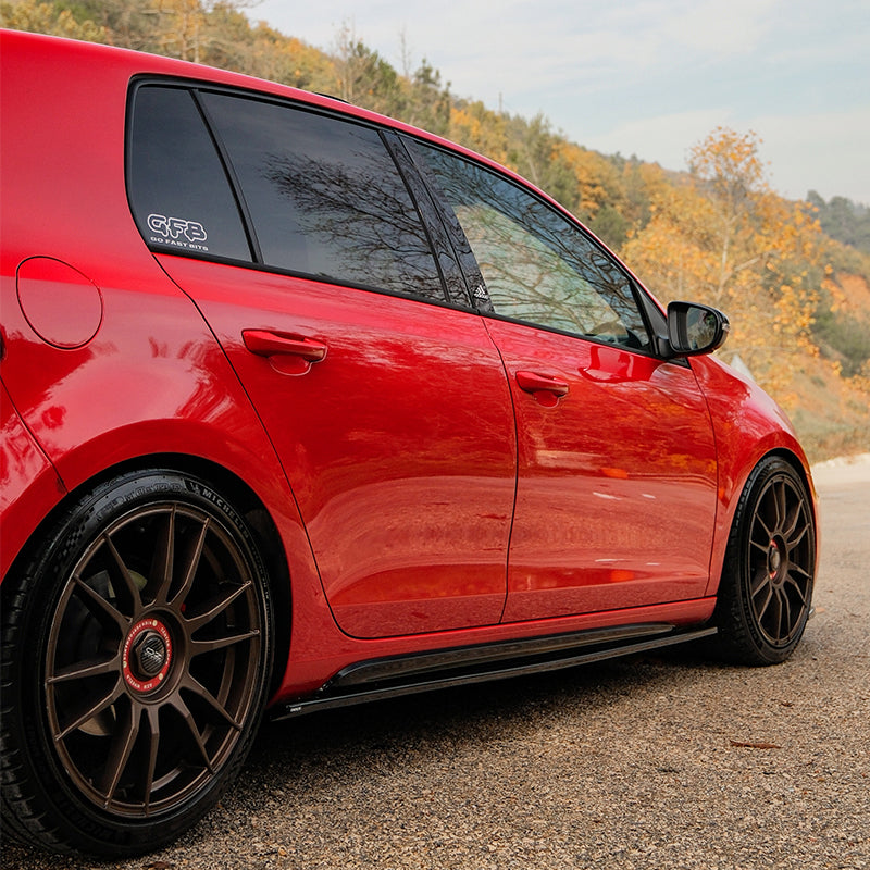 Oneway, Sivuhelmat, Kiiltävä musta, sopii Volkswagen Golf VI GTi/GTD (2008-2012)