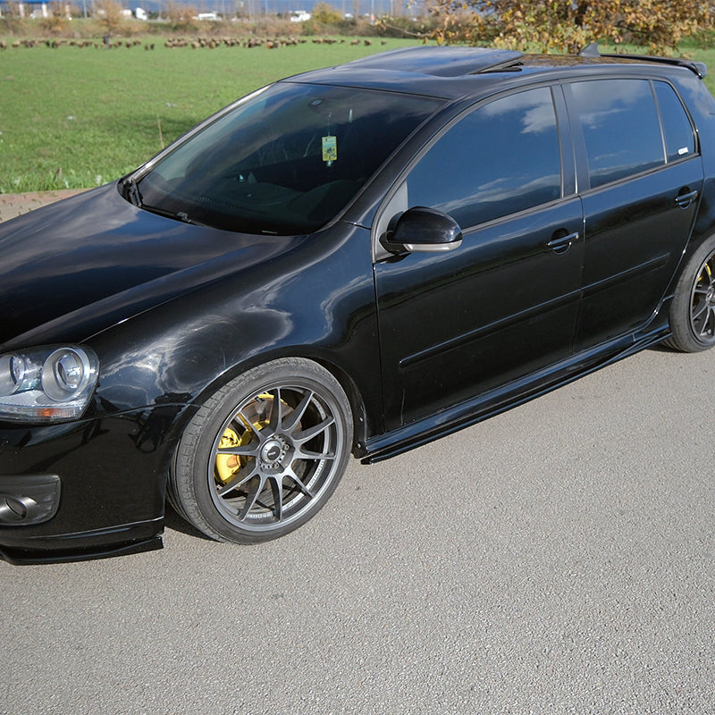 OneWay, sivuhelmat, kiiltävän musta, sopii Volkswagen Golf V GTi/GTD (2003-2008)