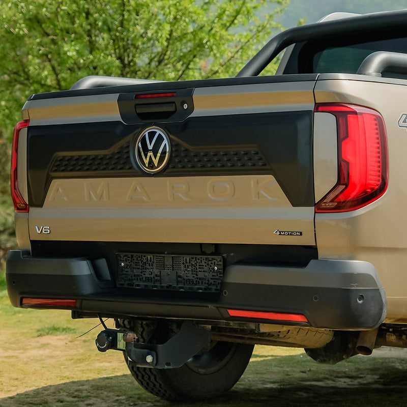 OneWay, takaluukun suojus, mattamusta, sopii Volkswagen Amarok MK2 (2022-)