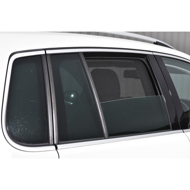 Car Shades, aurinkoverhot (B-pilarilta taaksepäin), sopii Volkswagen Tiguan 5-ovinen 2008-2016 (6 osaa)