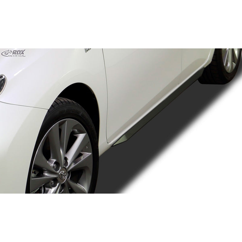 RDX Racedesign, sivuhelmat 'Slim', sopii Toyota Auris E180 2012-2015 (ABS kiiltävän musta)