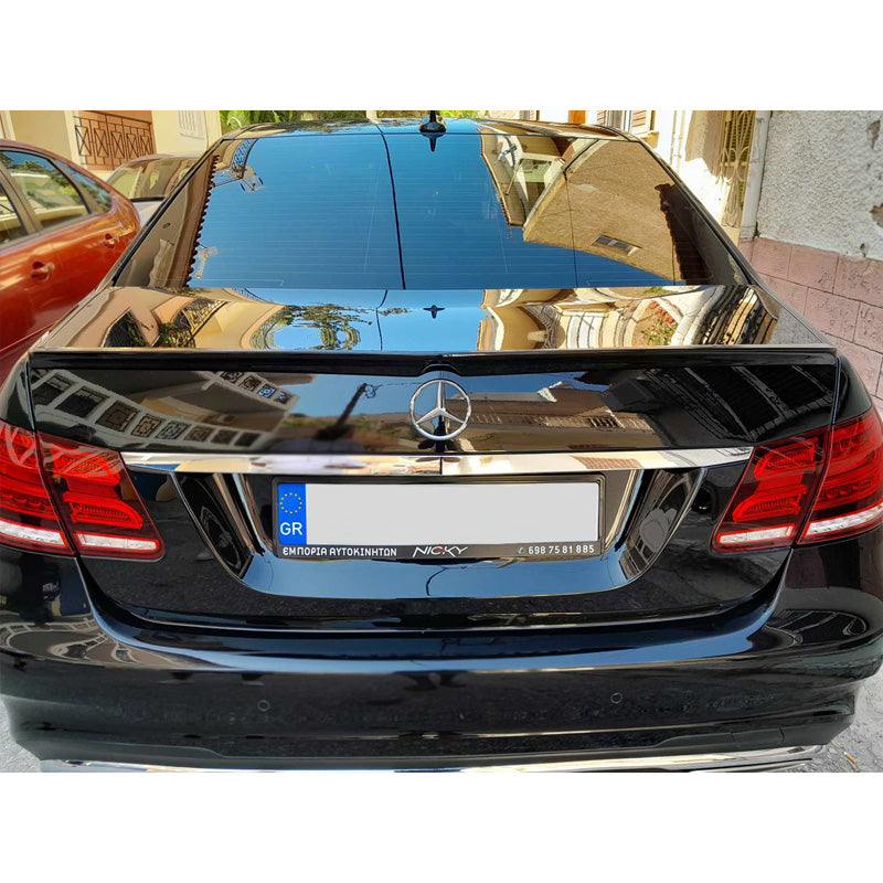 Motordrome, takaluukun lipa, sopii Mercedes E-Class W212 Sedan (PU)